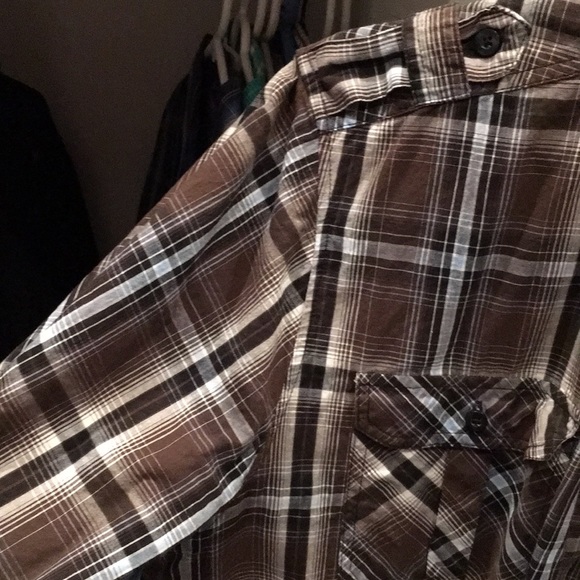 5/$25 S/S button down casual shirt. Size XL - Picture 4 of 7